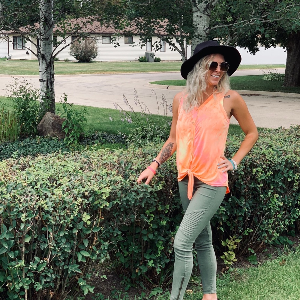 Tie-Dye Front Knot Top-Super Soft!